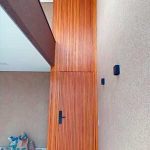 Porta de Madeira Maciça Ripada - PMMR0005